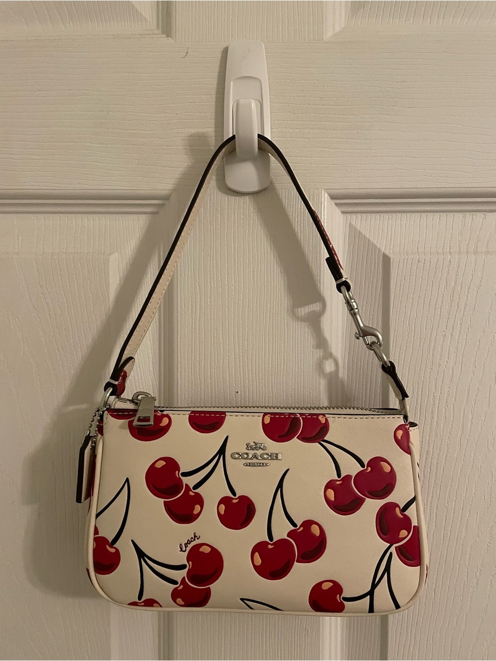 coach nolita 19